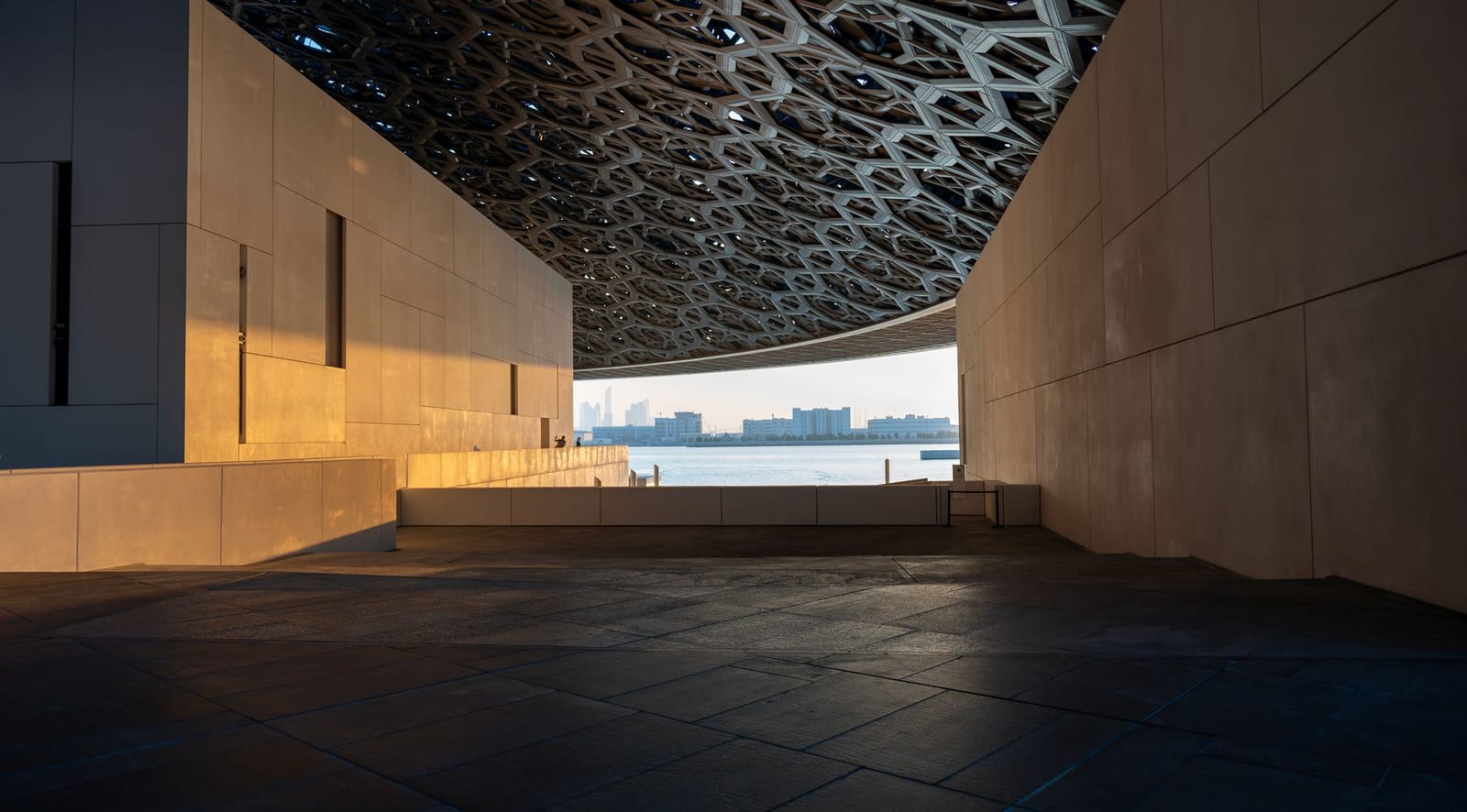 The museum itself: dome and galleries