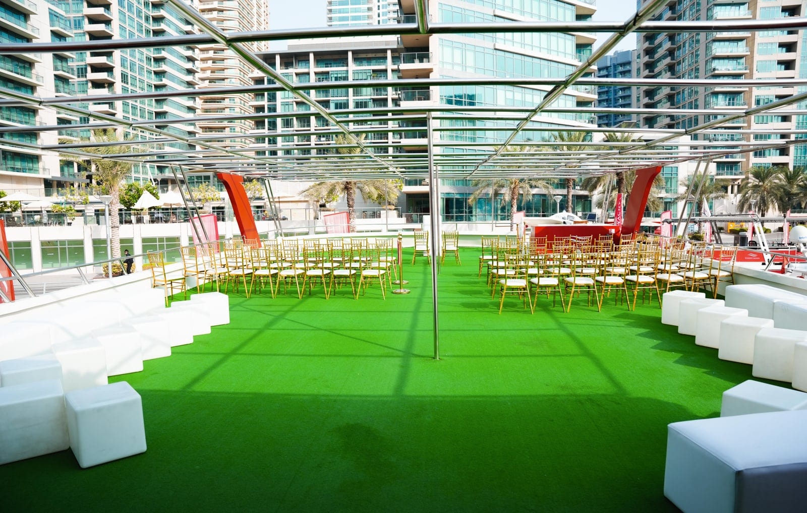 X15, 125 ft Eventyacht in Dubai — Lounge an Deck