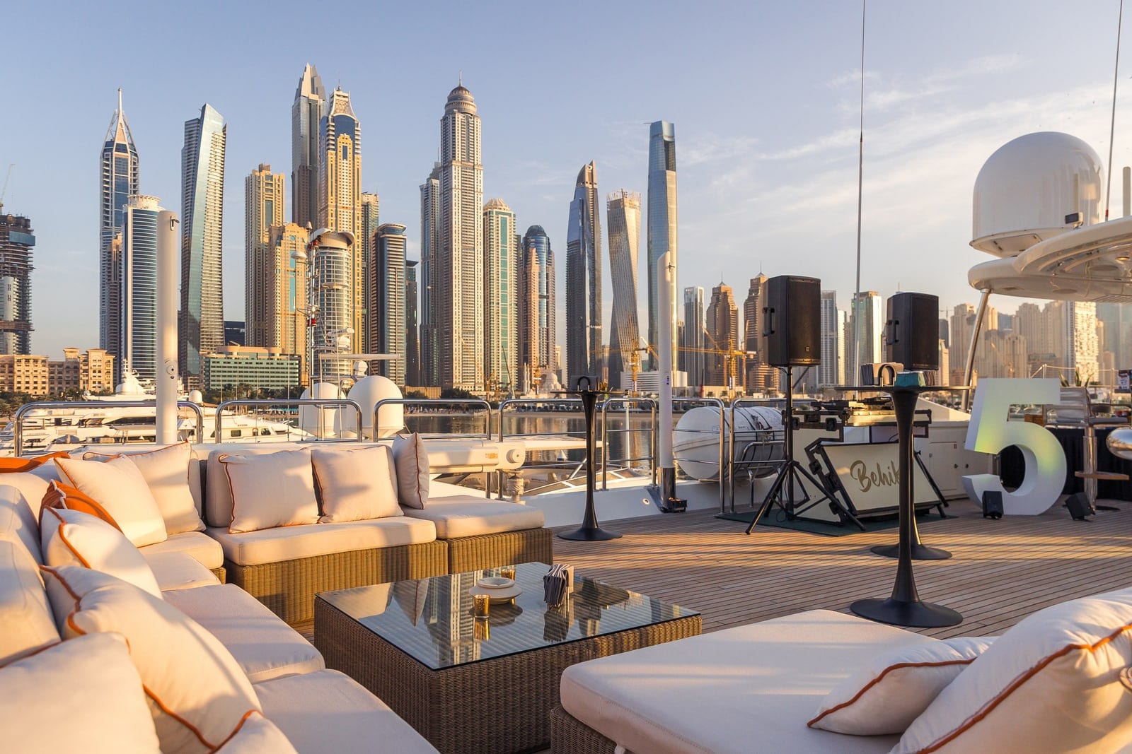 Behike, 150 ft Superyacht in Dubai — Sonnendeck