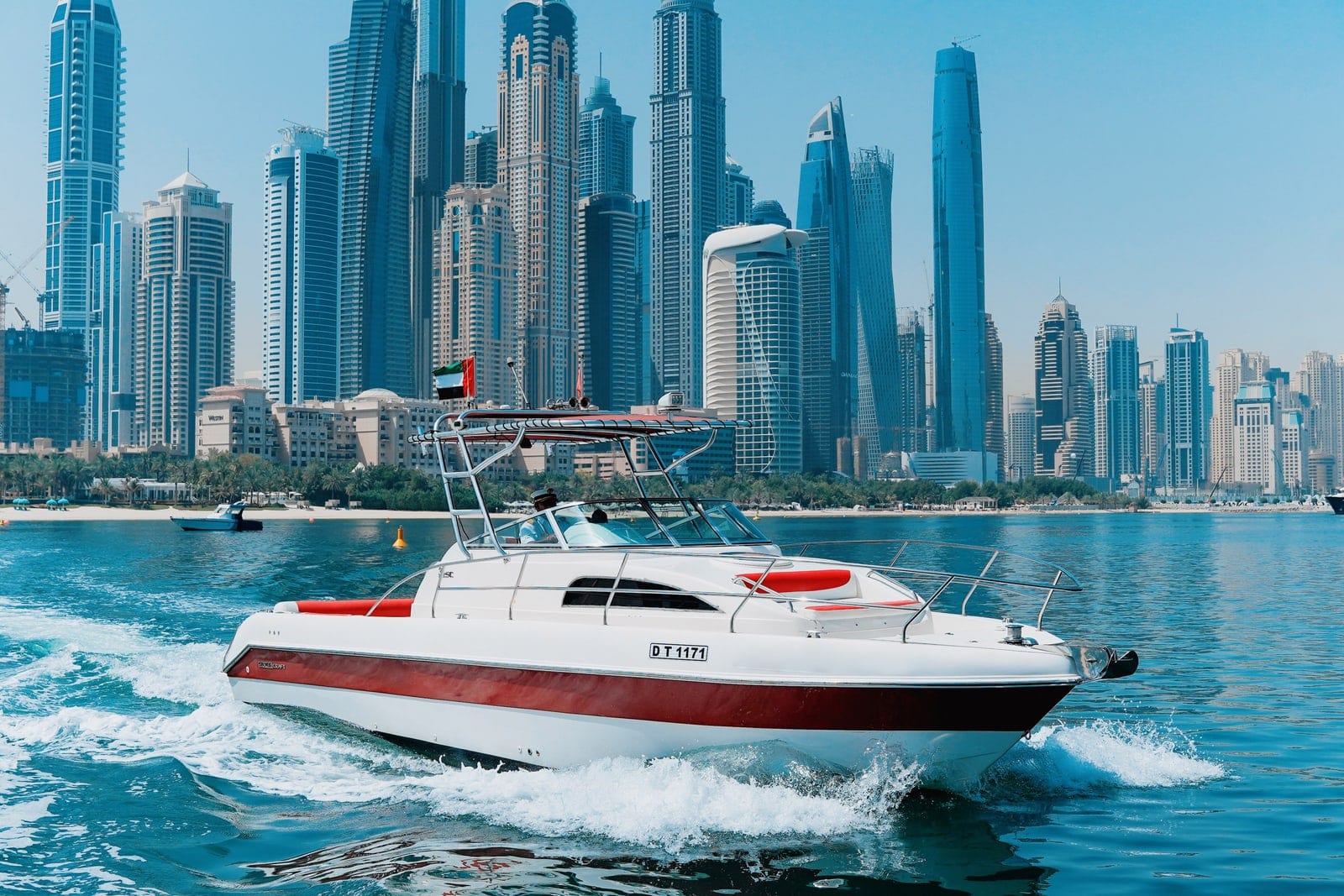 Uno, 35 ft Sportboot für bis zu 9 Gäste, Dubai Marina