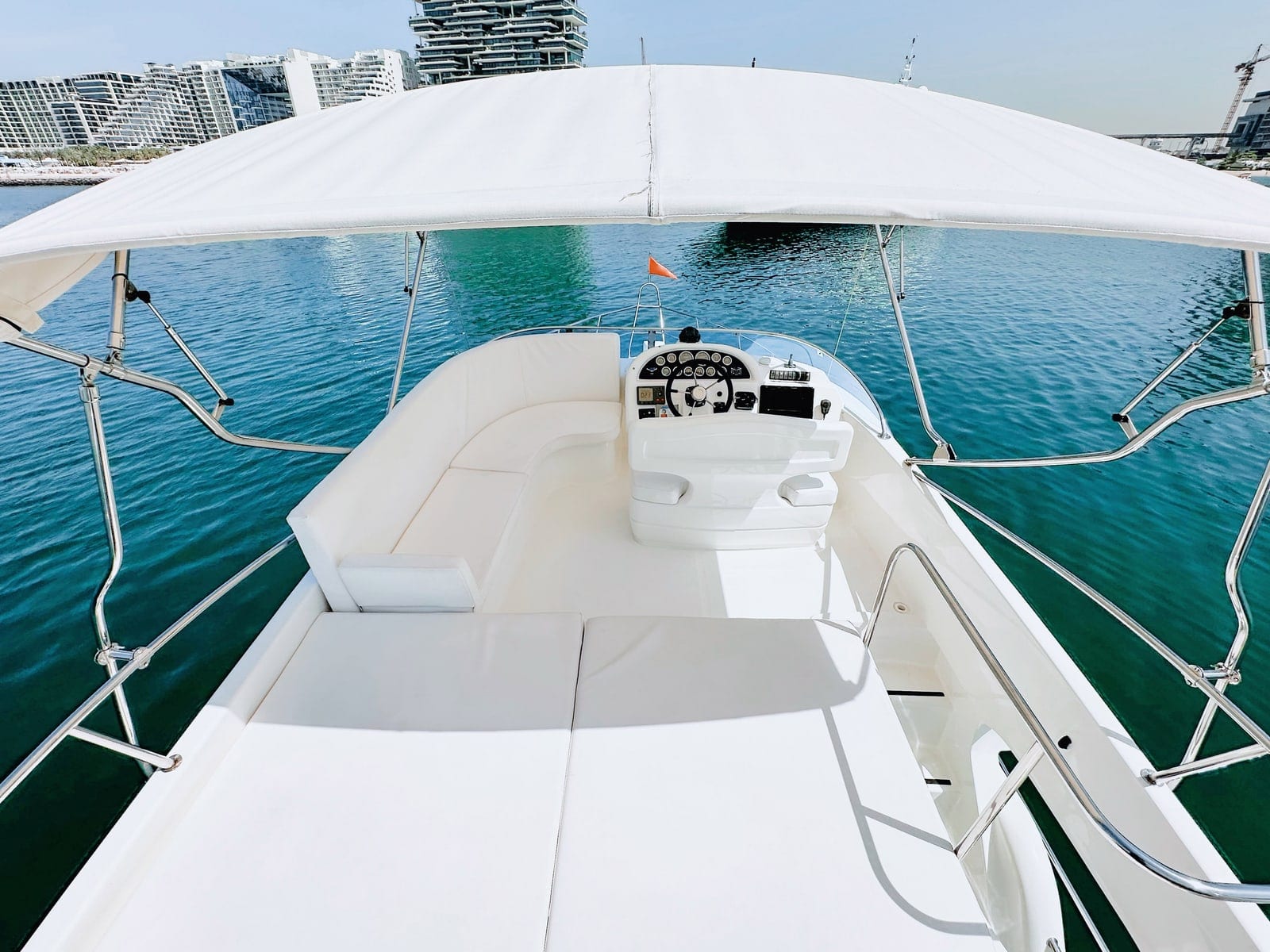 Orion, yate de 48 ft en Dubái — flybridge