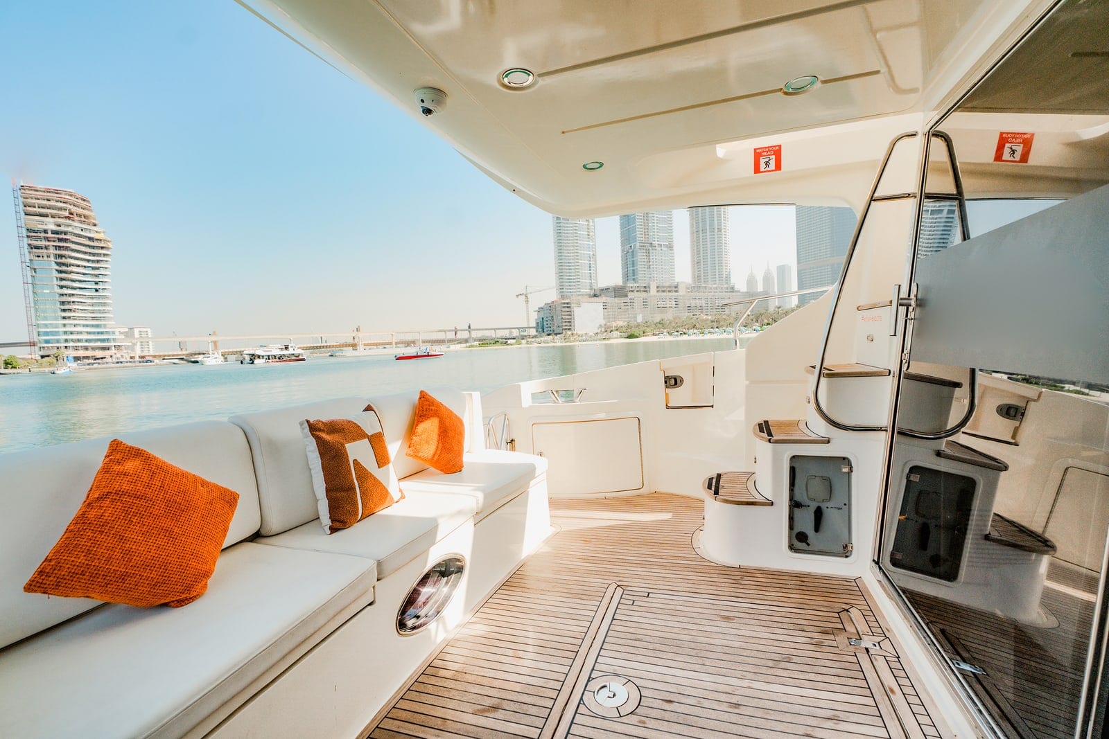Misty, 50 ft Yacht in Dubai — Achterdeck