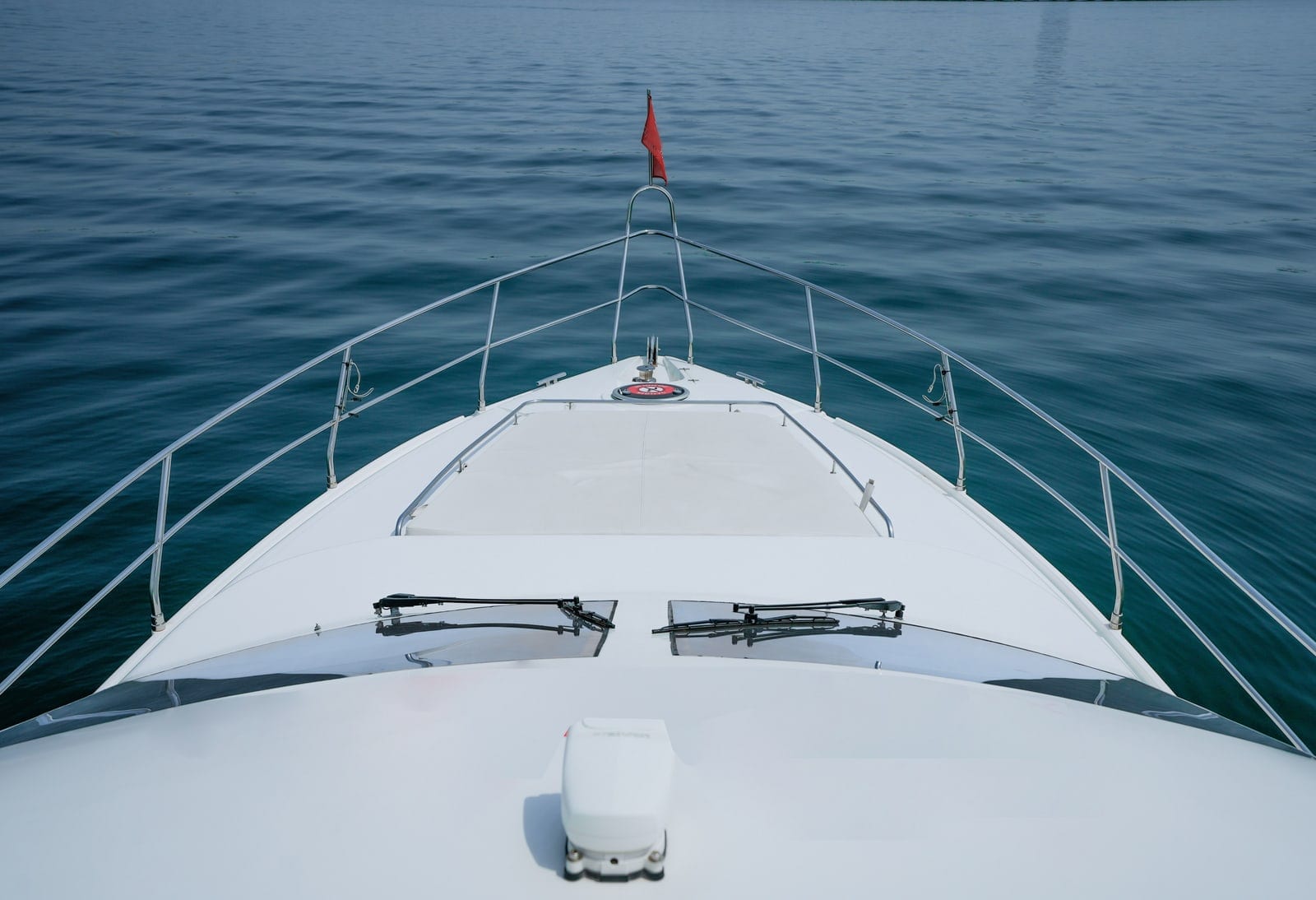 Magnum, 52 ft Yacht in Dubai — Lounge am Bug