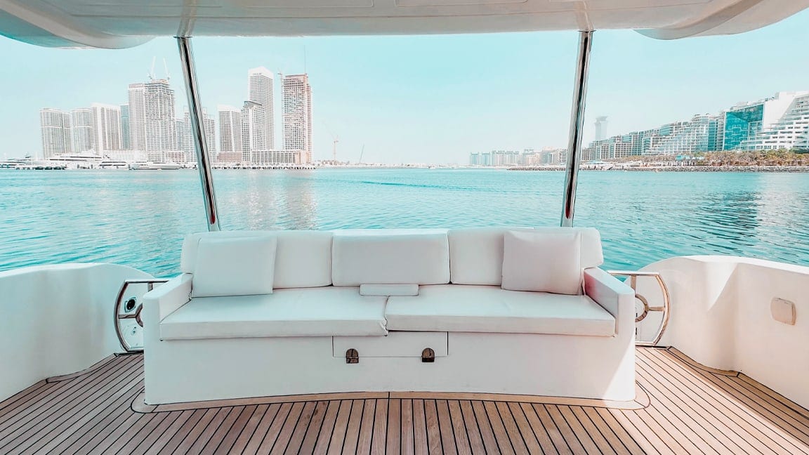 Iris, 62 ft Yacht in Dubai — Achterdeck