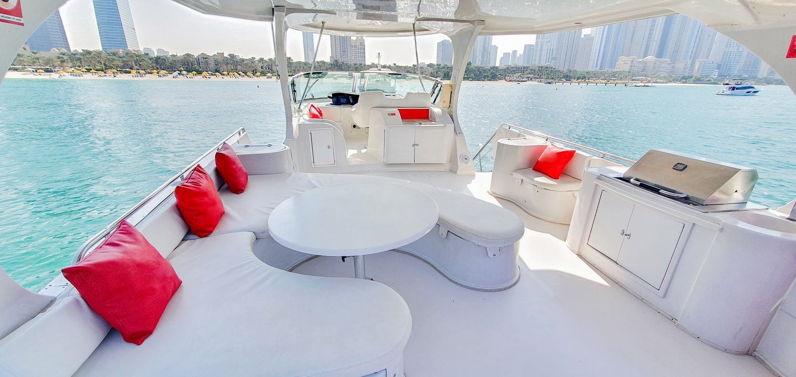 Pisces, 62 ft Yacht in Dubai — Lounge an Deck