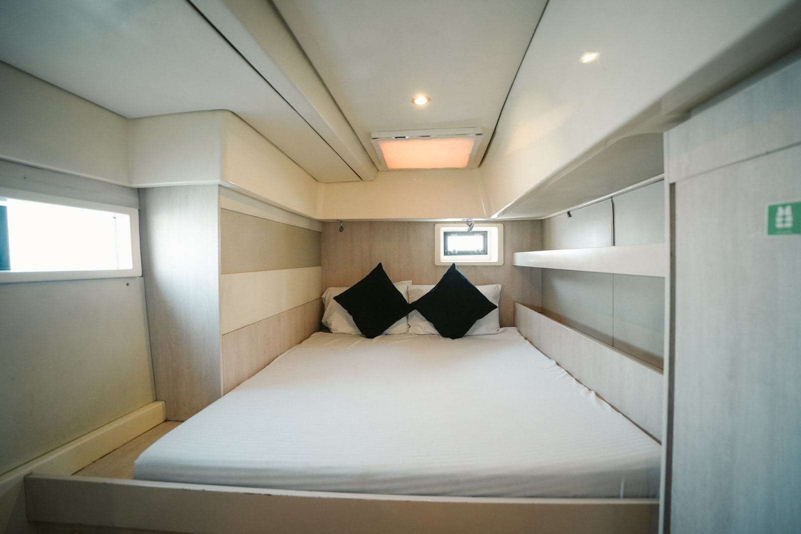 Leopard, 65 ft Yacht in Dubai — Gästekabine