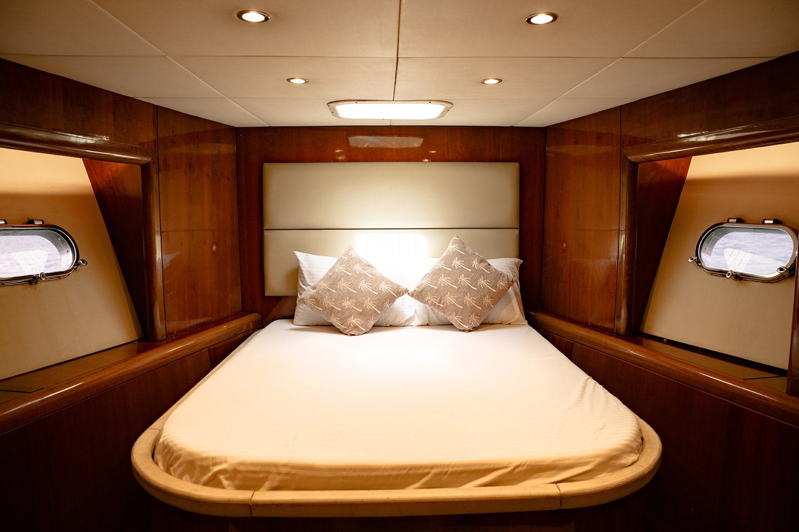 Altar, 70 ft Yacht in Dubai — Gästekabine
