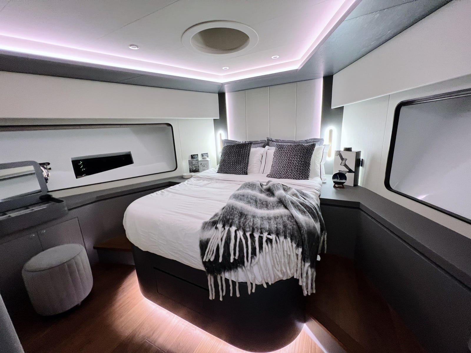 Vio, 75 ft Yacht in Dubai — Gästekabine