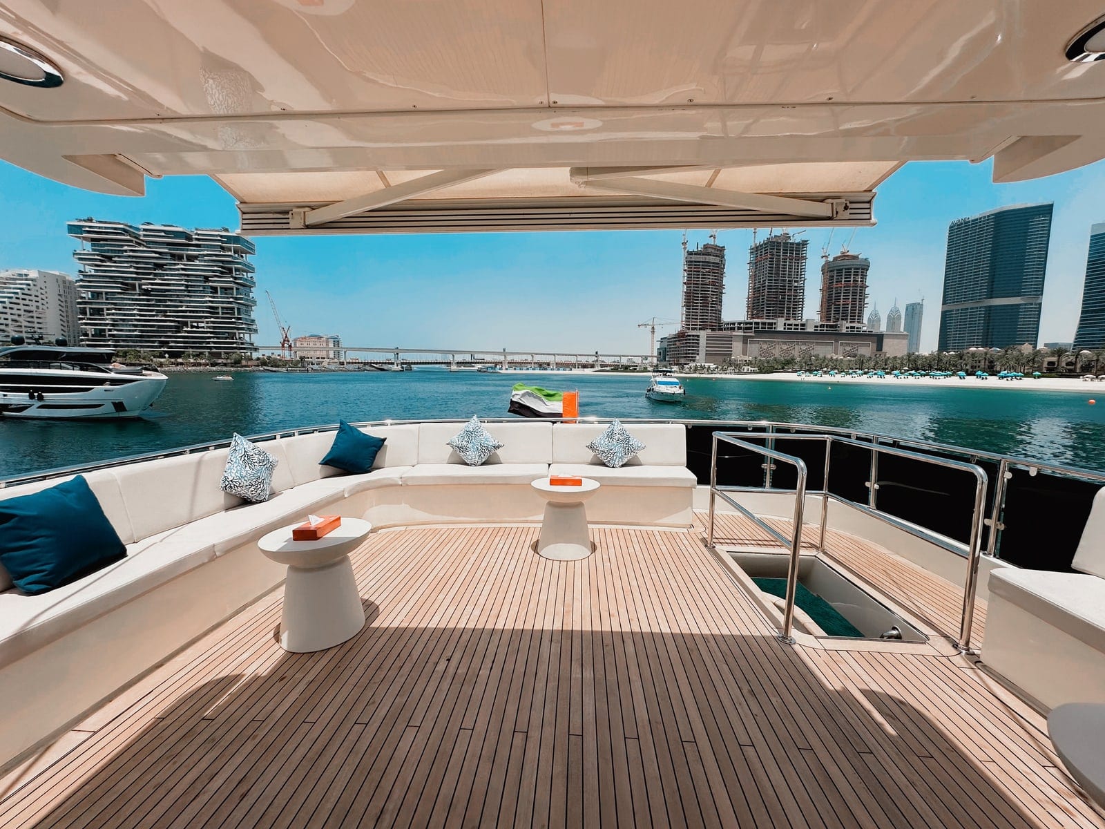 Freedom, 80 ft Yacht in Dubai — Flybridge
