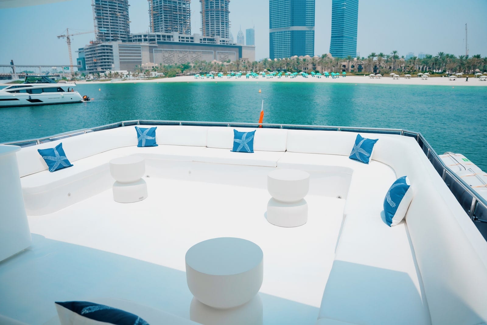 Silo, 82 ft Yacht in Dubai — Sonnendeck