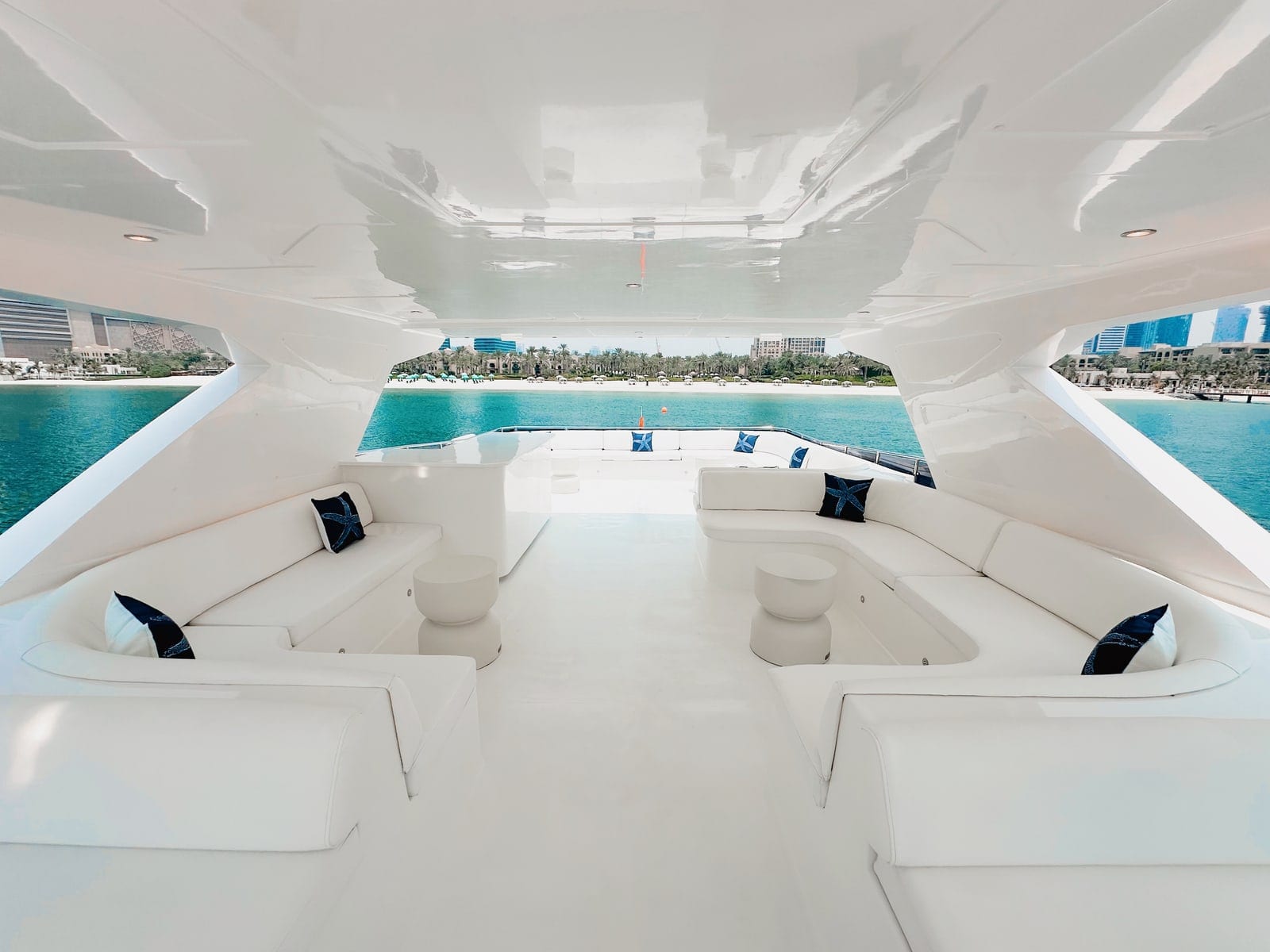 Silo, 82 ft Yacht in Dubai — Flybridge